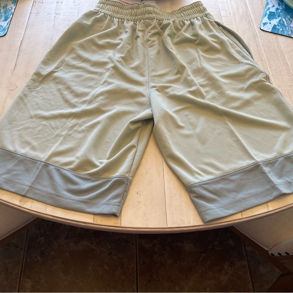 NWT Nike Icon Basketball Shorts. - Picture 9 of 10